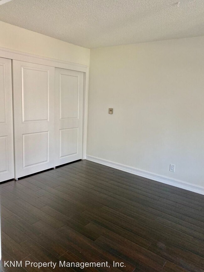 Building Photo - 2 br, 1 bath House - 3210 Merrill Dr #9