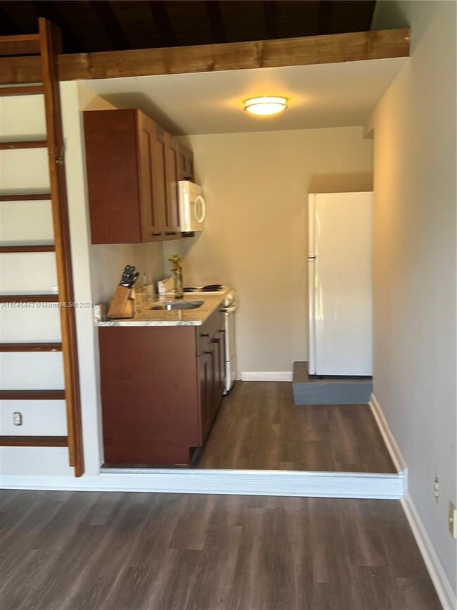 Building Photo - 1001 S 22nd Ct