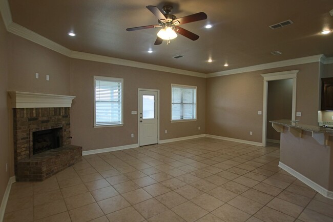 Building Photo - 4 Bed 2 Bath in Guinn Estates! Community P...