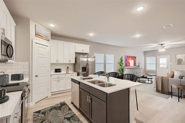 Building Photo - 511 Warm Saffina Ln