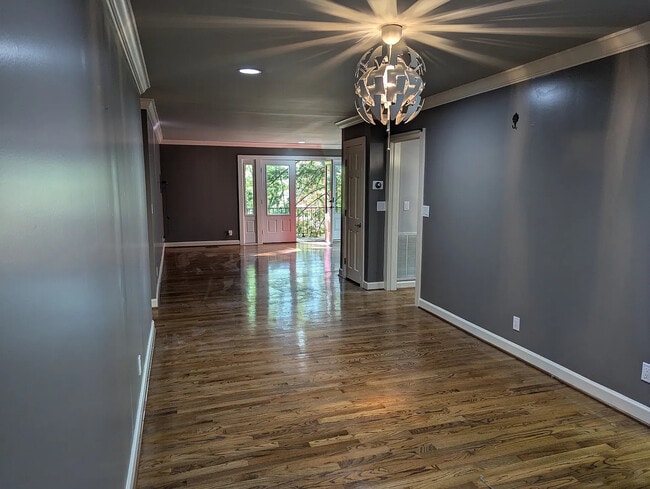 Building Photo - 505 Winding Way