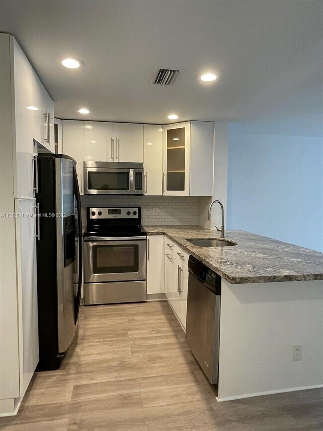 Building Photo - 1573 Barcelona Way