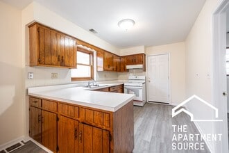 Building Photo - 6323 W Fullerton Ave