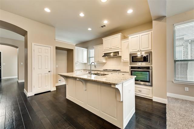 Building Photo - 1016 Somerset Cir
