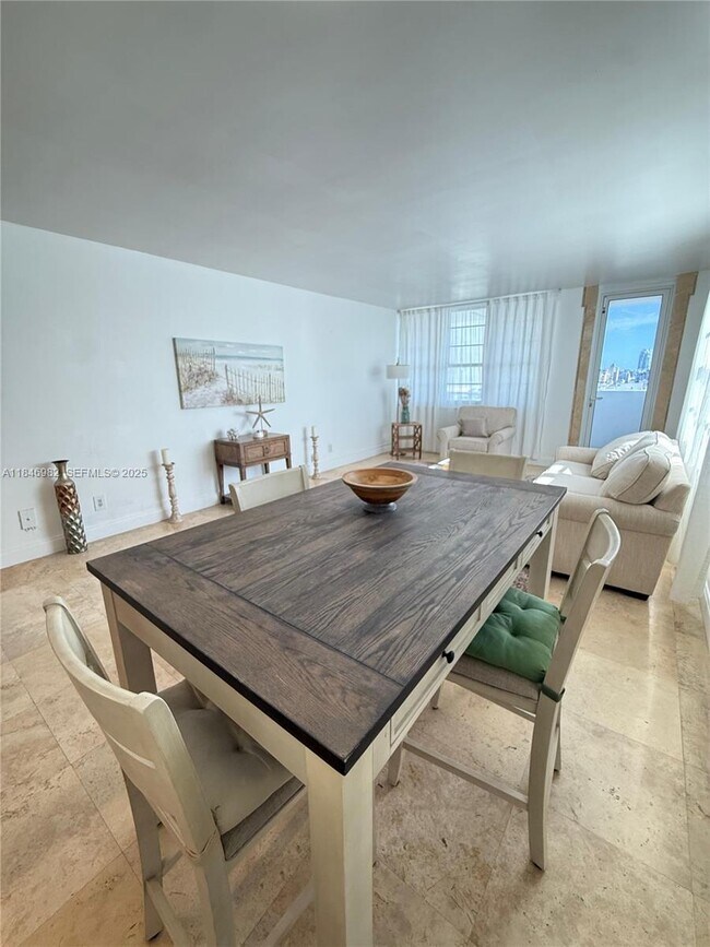 Foto del edificio - 100 Lincoln Rd