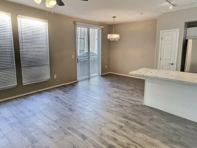 Foto del edificio - 18250 N Cave Creek Rd