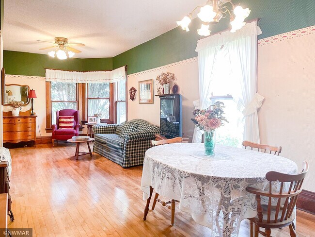 Foto del edificio - 1728 Canopy Ln SW