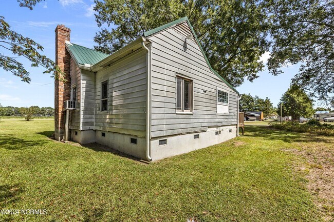Building Photo - 251 Beaman Old Creek Rd