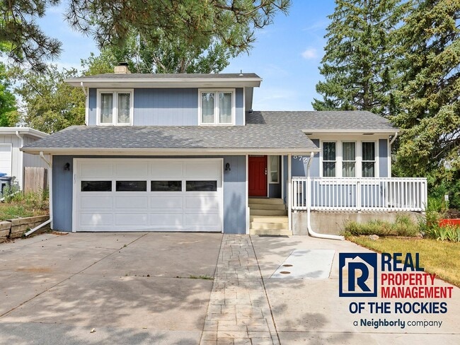 Building Photo - 4-Bed, 3-Bath Tri-Level in Prime Location