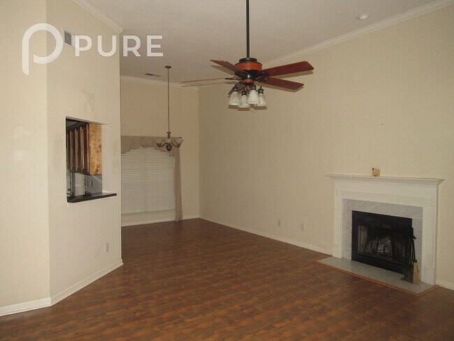 Foto del edificio - 266 Rocky Ridge Dr