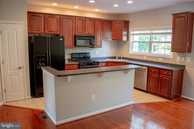 Building Photo - 10292 Chestnut Park Ln
