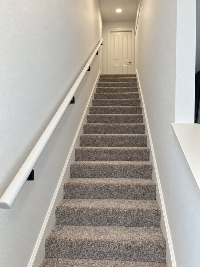 Building Photo - 6100 Acara Ln