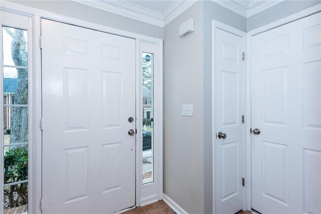 Foto del edificio - 5908 Princess Ln NW