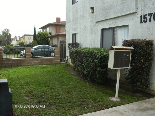 Building Photo - 1570 W 207th St