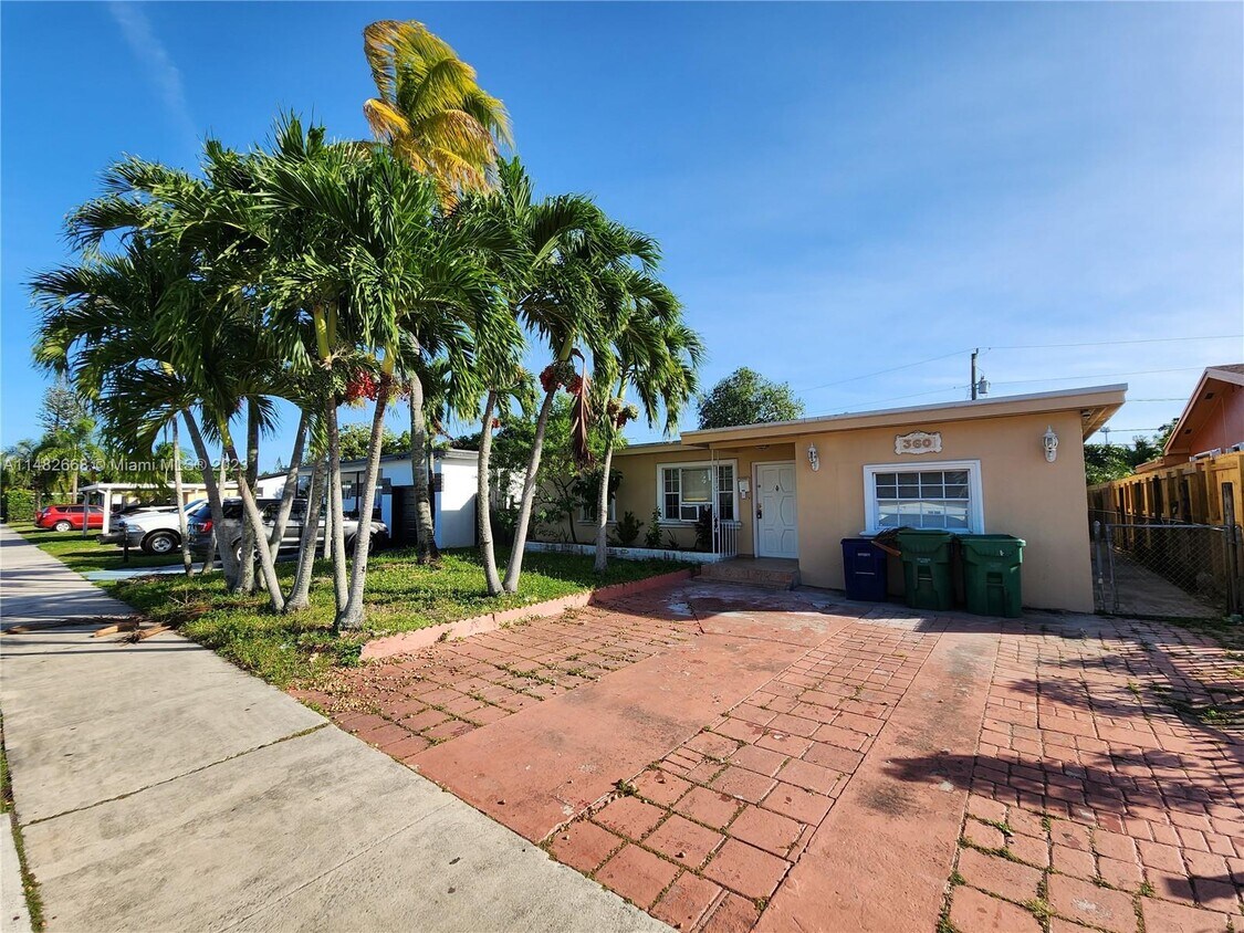 Primary Photo - 360 NW 119th St