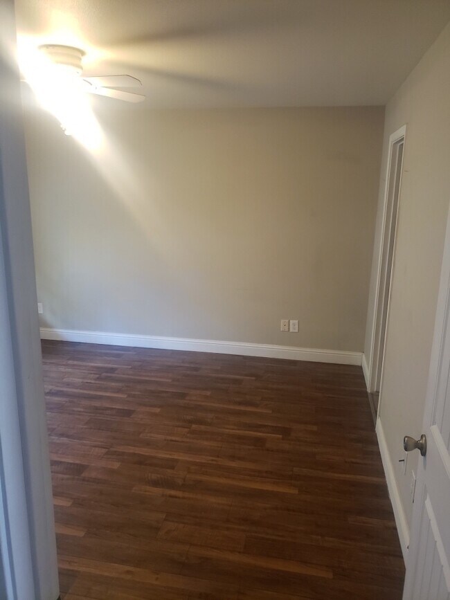 Foto del edificio - Duplex Home Available 76116
