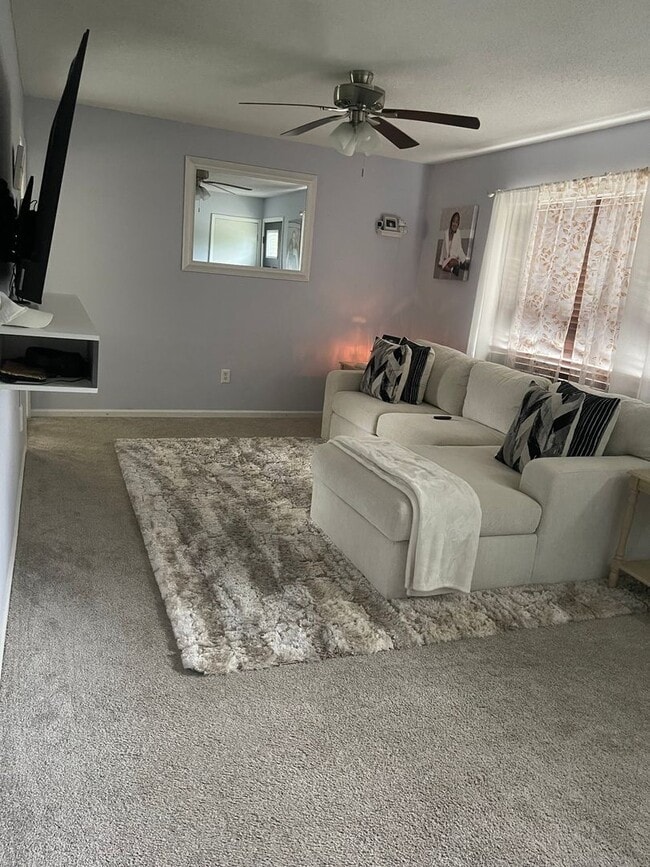 Foto del edificio - 3 Bedroom Single Family Home in Eden