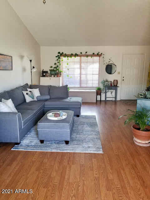 Foto del edificio - 7 N Fir St