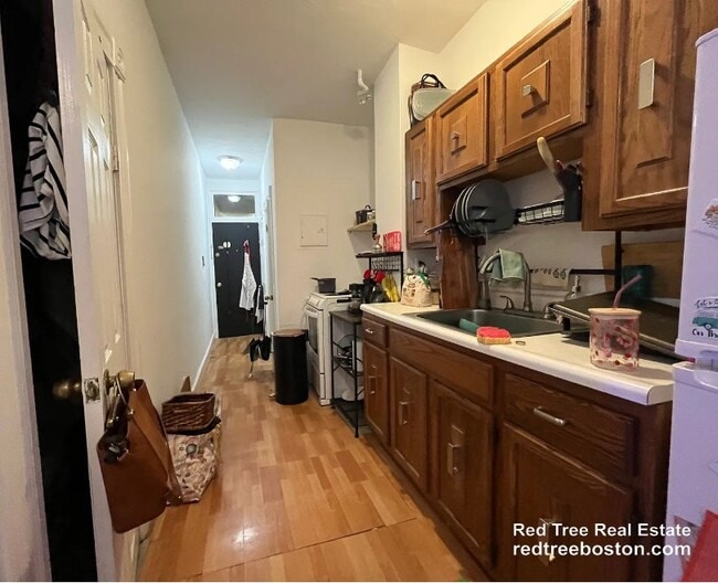 Building Photo - 44A Joy St. Unit 2