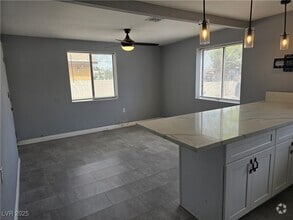 Building Photo - 1037 June Ave