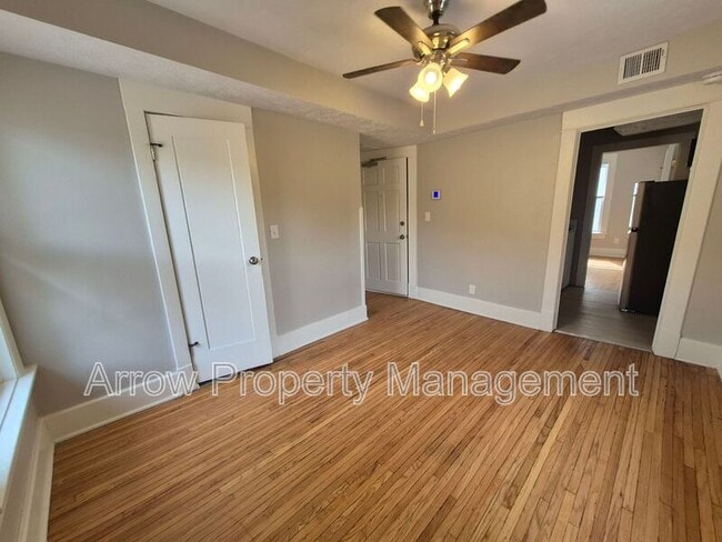 Building Photo - 2727 P St