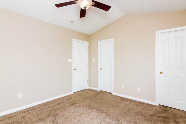 Building Photo - 15257 Pangborn Pl