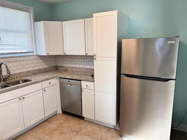 Building Photo - 356 Rapier Ave