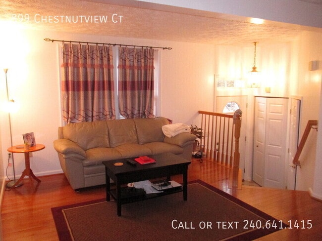 Building Photo - 899 Chestnutview Ct