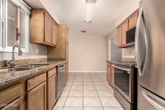 Foto del edificio - 3613 S Kenneth Pl