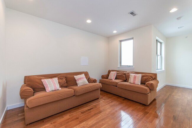 Foto del edificio - 1614 N Sydenham St