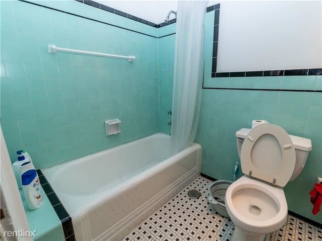 Building Photo - 6336 Aurelia St