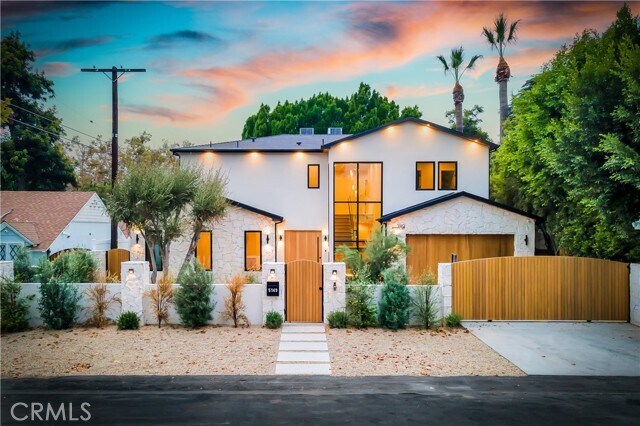 Foto principal - 5149 Beeman Ave