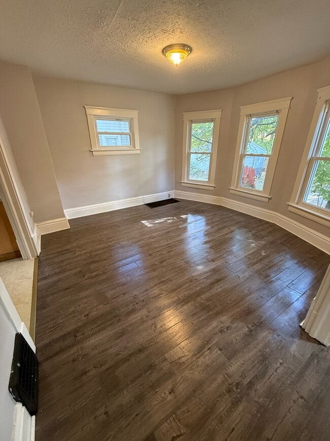 Building Photo - 503 Spicer Street