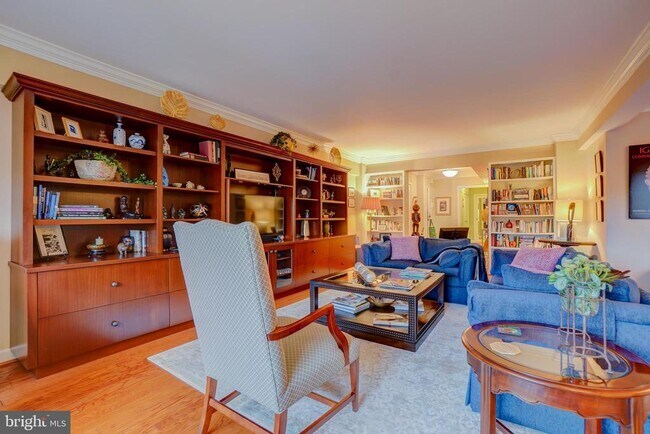 Foto del edificio - 4201 Cathedral Ave NW