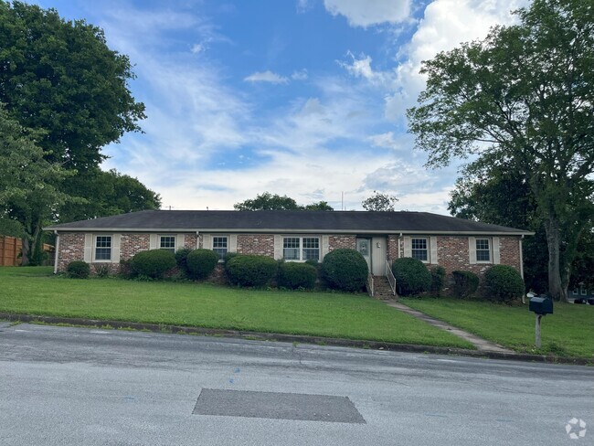 Building Photo - 200 Sewanee Cir