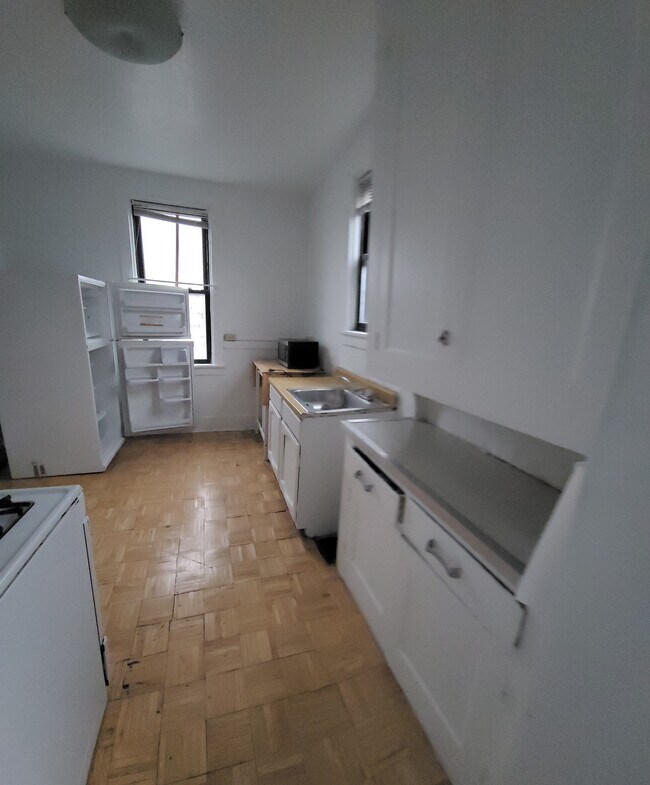 Building Photo - 110 Kenova St