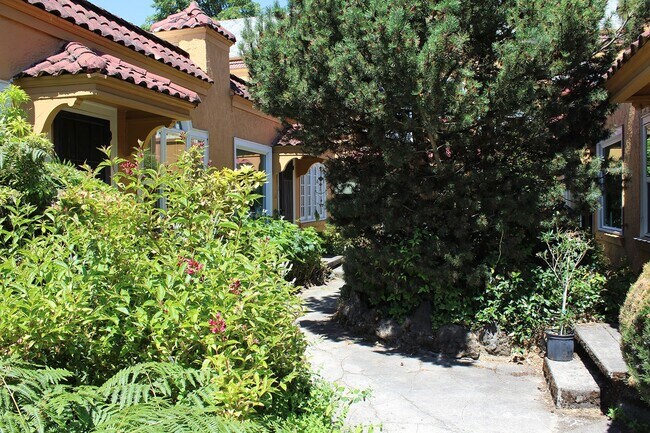 Foto del edificio - 3087 SE Ankeny St