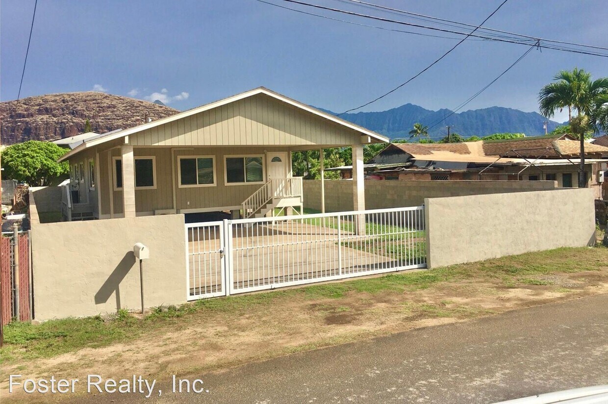 4 br, 2 bath House 87128 Linakola Street House Rental in Waianae