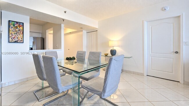 Foto del edificio - 9455 Collins Ave
