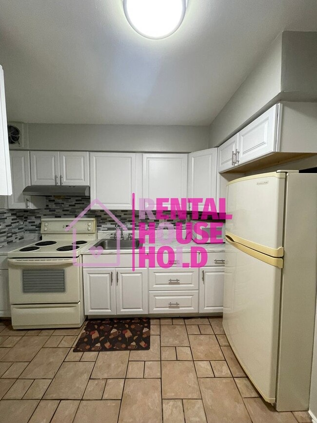 Foto del edificio - 2 Bedroom 1 Bath Condo-Security Deposit Sl...