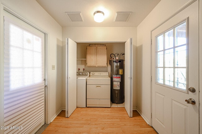 Foto del edificio - 2324 West Myrtle Ave