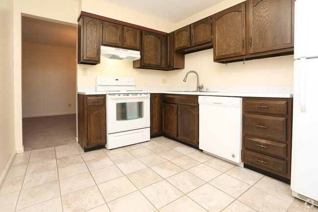 2BR, 2BA - 1,050 SF - Kitchen - El Patio Apartments