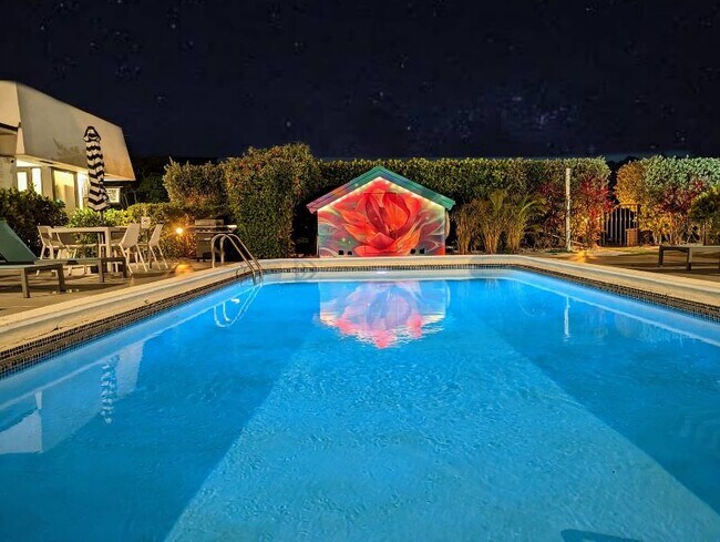 Mural LED lights at night - 460 S Ocean Dr