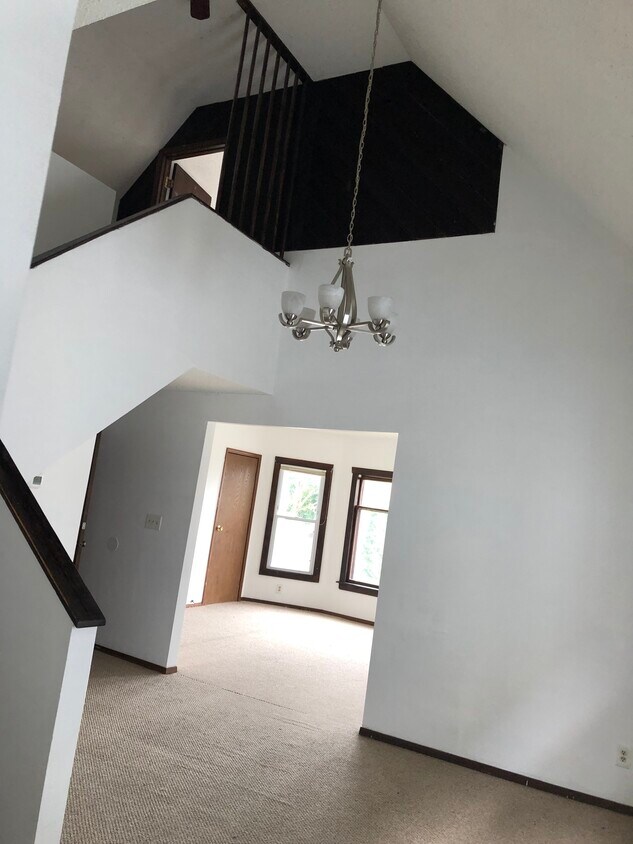 Foto principal - 1225 S 72nd St