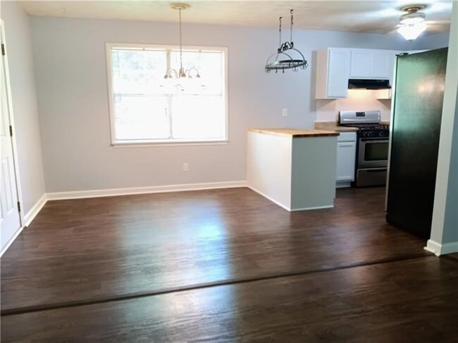 Building Photo - 5060 Lisa Ct