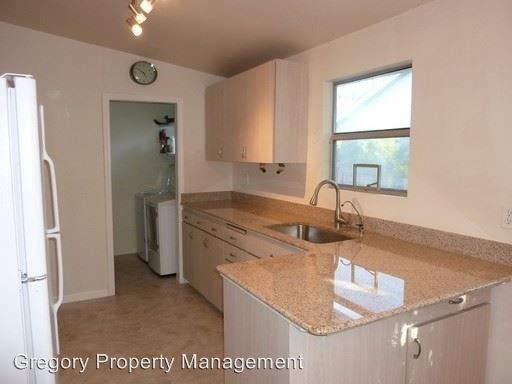 Building Photo - 3 br, 1.5 bath House - 12455 NE 75th St