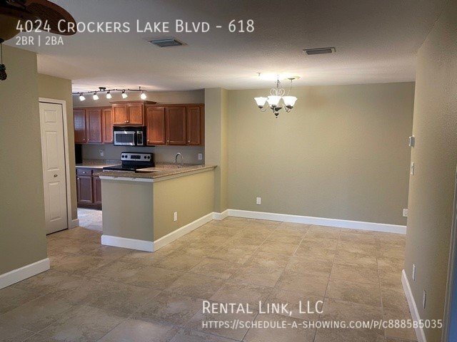 Foto del edificio - 4024 Crockers Lake Blvd