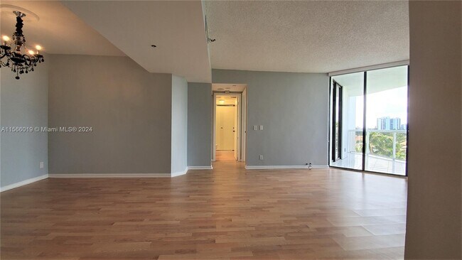 Building Photo - 3610 Yacht Club Dr