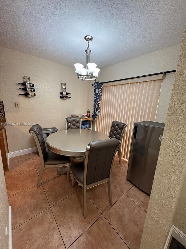 Foto del edificio - 8905 NW 38th Dr