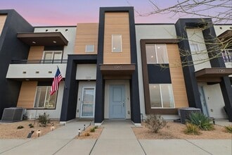 Building Photo - 1365 Pole Crk Ln